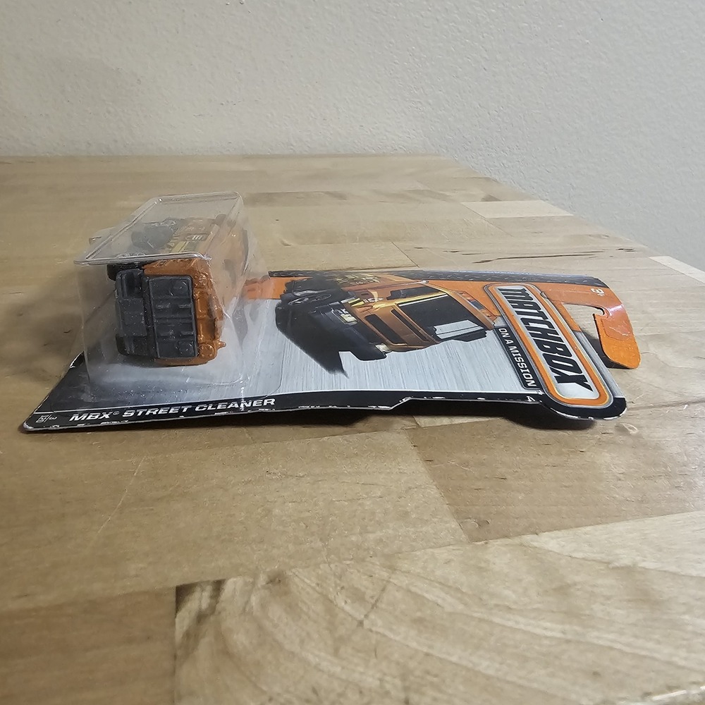Matchbox 2013 MBX Adventure City Orange MBX Street Cleaner 3/120 NOS - Picture 3 of 6